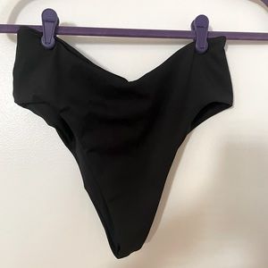 Skatie Black Melly Bottoms size Medium